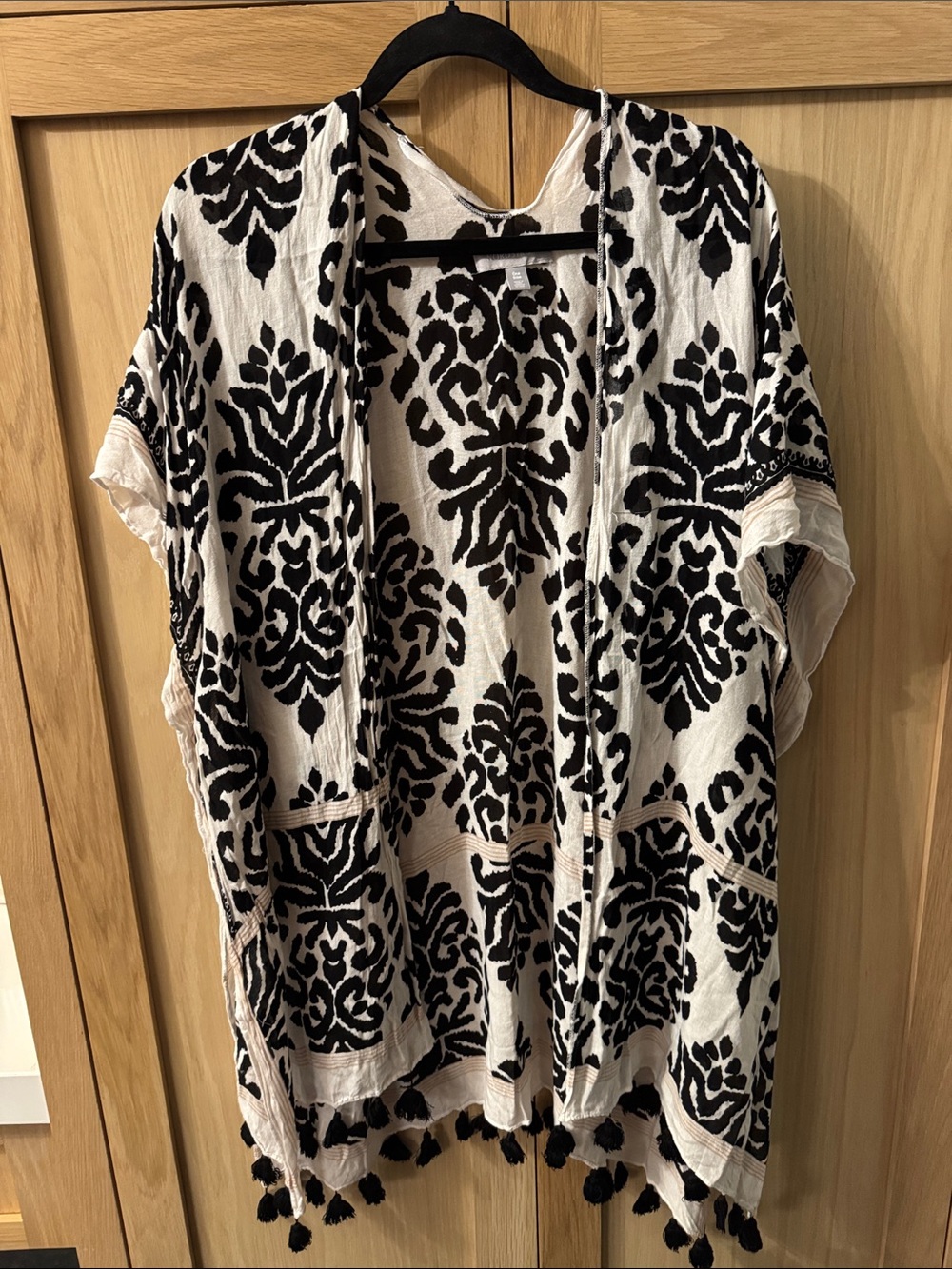 Nordstrom Black and White Open-Front Kimono with Tassel Hem